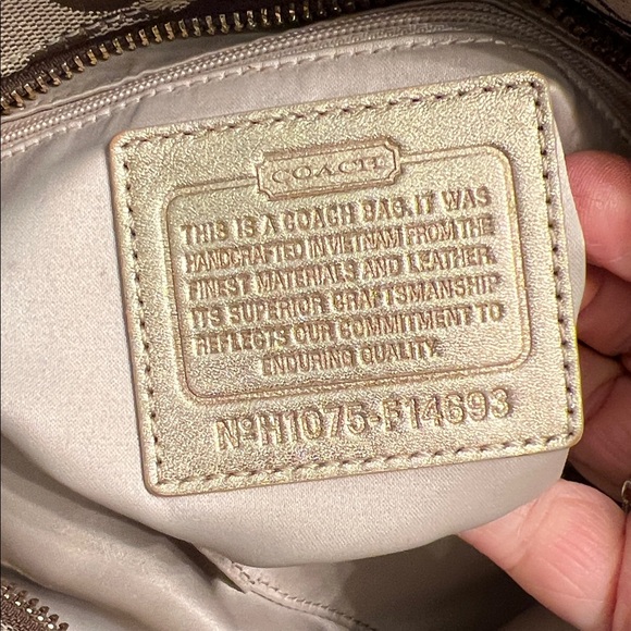 Coach Penelope shoulder signature jacquard Preloved EUC - Picture 9 of 12